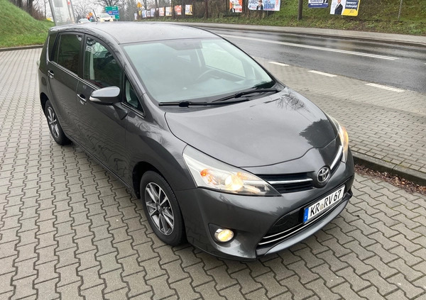 Toyota Verso cena 56999 przebieg: 179999, rok produkcji 2013 z Tarnów małe 781